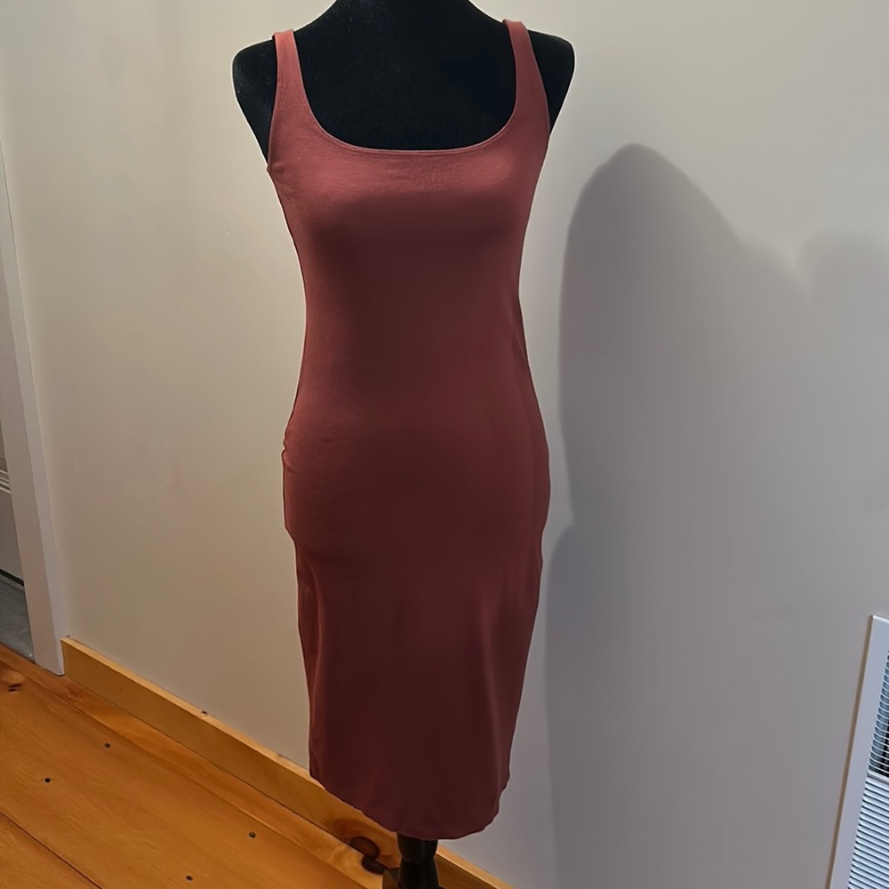 Form fitting midi dress
